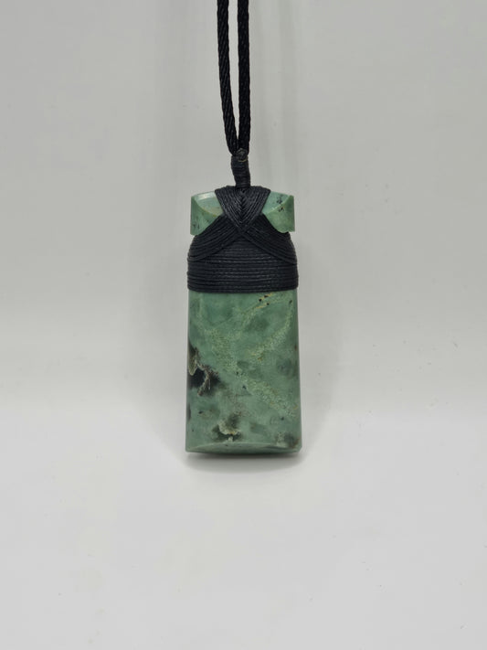 Kawakawa Pounamu Greenstone Toki