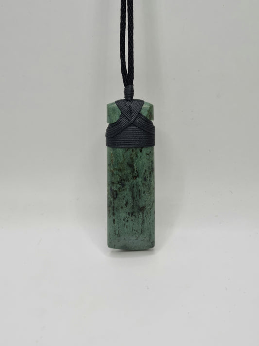 Bowenite Pounamu Greenstone Toki